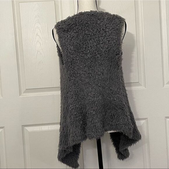 Kensie Fuzzy Fur Super Soft Open High Low Charcoal Sweater Vest, Large - Picture 5 of 12